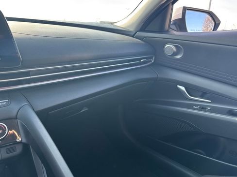 Used 2024 Hyundai Elantra SEL image 24