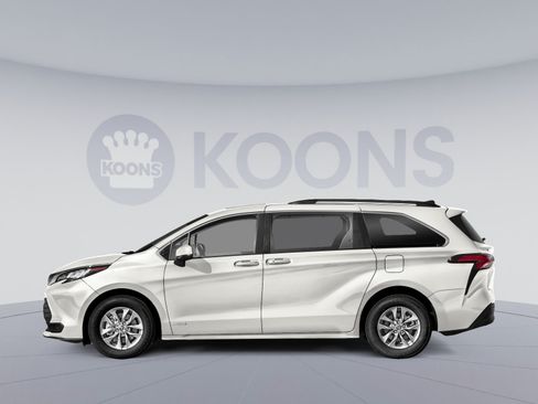 Used 2022 Toyota Sienna LE FWD image 4