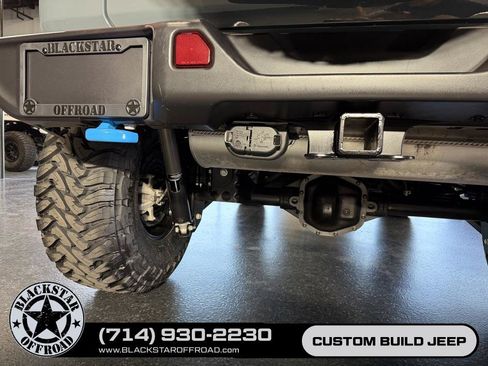 Used 2025 Jeep Wrangler Unlimited Rubicon 4xe w/ Convenience Group AWD/4WD image 14