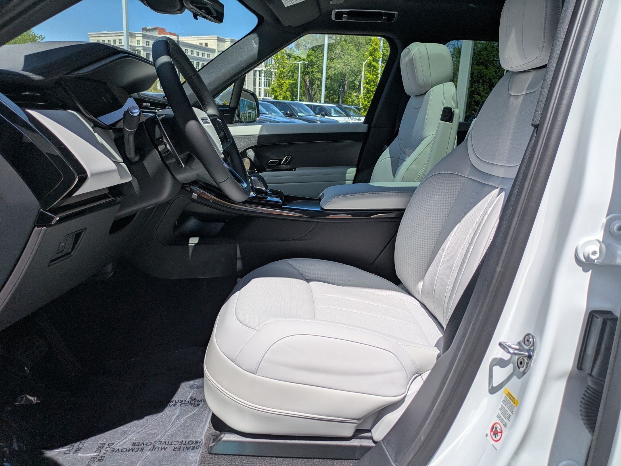 New 2026 Land Rover Range Rover Sport SE AWD/4WD image 23