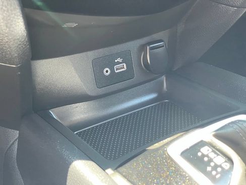 Certified 2022 Nissan Rogue Sport SV AWD/4WD image 23