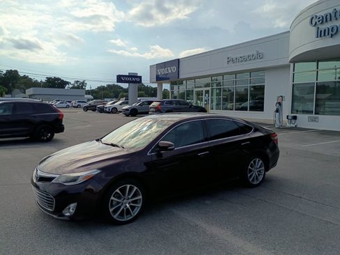 Used 2014 Toyota Avalon XLE Touring FWD image 2