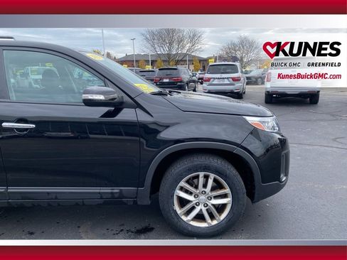Used 2015 Kia Sorento LX image 14