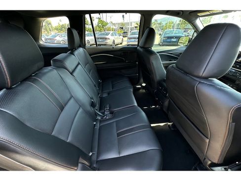 Used 2025 Honda Passport TrailSport image 18