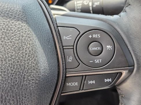 Used 2022 Toyota Camry SE w/ Convenience Package FWD image 22