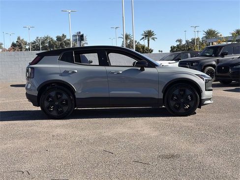 Used 2026 Volvo EX30 Cross Country Ultra image 4