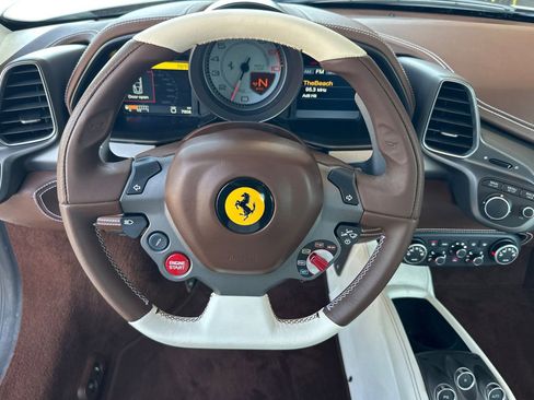 Used 2014 Ferrari 458 Italia Coupe RWD image 15
