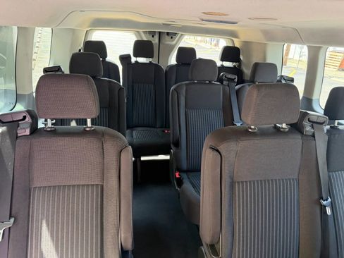 Used 2017 Ford Transit 350 XLT RWD image 5