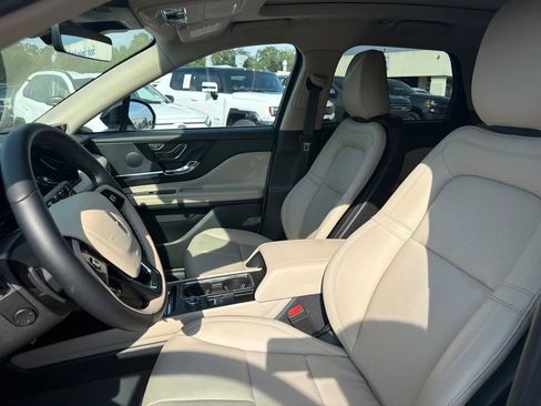 Used 2026 Lincoln Corsair Premiere FWD image 21