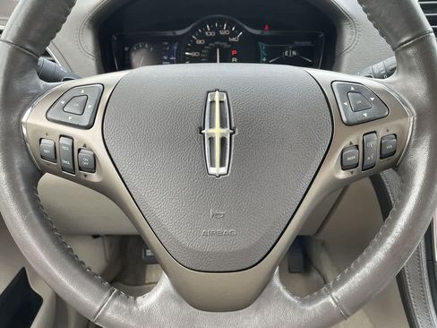Used 2013 Lincoln MKX AWD image 10