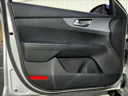 Used 2021 Kia Forte LXS FWD image 21