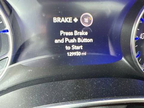 Used 2017 Chrysler Pacifica Limited w/ Advanced Safetytec Group FWD image 14