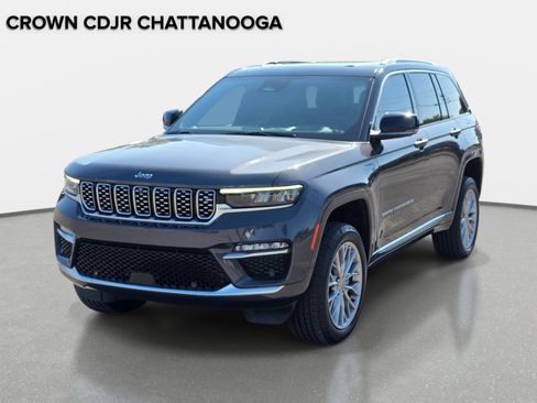 Used 2022 Jeep Grand Cherokee Summit w/ Advanced Protech Group IV AWD/4WD image 9