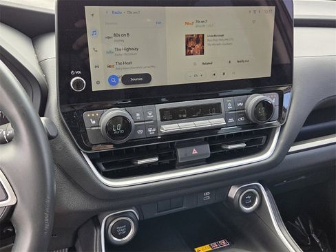 Used 2025 Toyota Grand Highlander XLE image 16