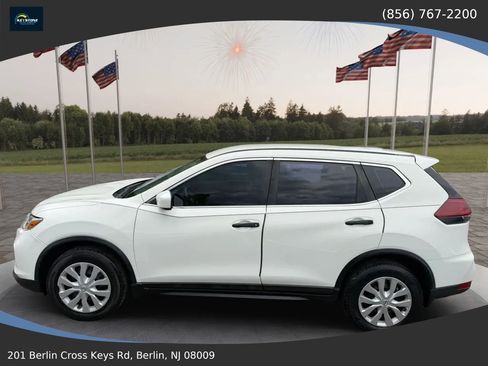 Used 2018 Nissan Rogue S AWD/4WD image 2