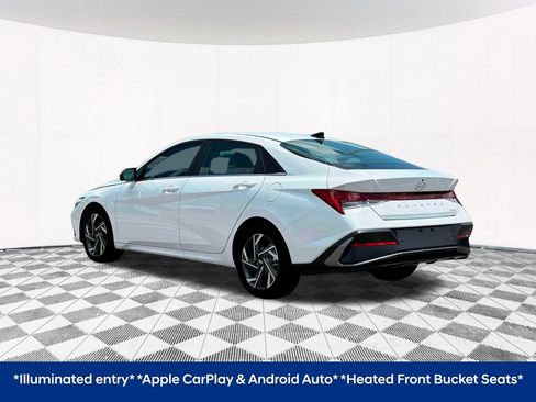 Used 2025 Hyundai Elantra Limited image 7