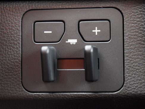 Used 2025 Toyota Tundra Platinum image 17