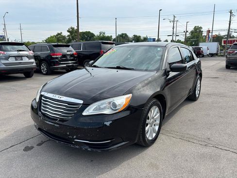 Used 2013 Chrysler 200 Touring FWD image 7