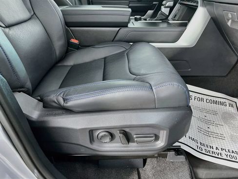 Used 2024 Toyota Tundra Platinum AWD/4WD image 30