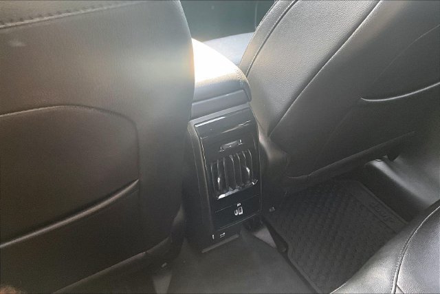 Used 2025 Jeep Compass Latitude w/ Sun & Sound Group AWD/4WD image 32