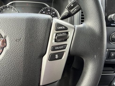 Used 2022 Nissan Titan SV RWD image 19