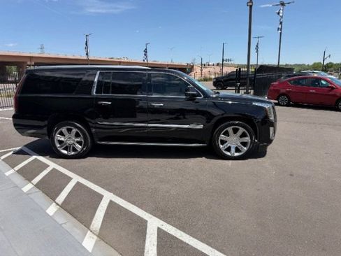 Used 2016 Cadillac Escalade Luxury AWD/4WD image 15