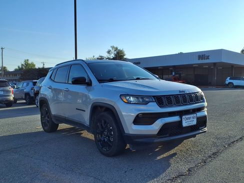 Used 2026 Jeep Compass Latitude w/ Quick Order Package 29K AWD/4WD image 19
