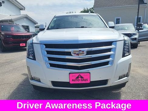 Used 2017 Cadillac Escalade ESV Luxury AWD/4WD image 34