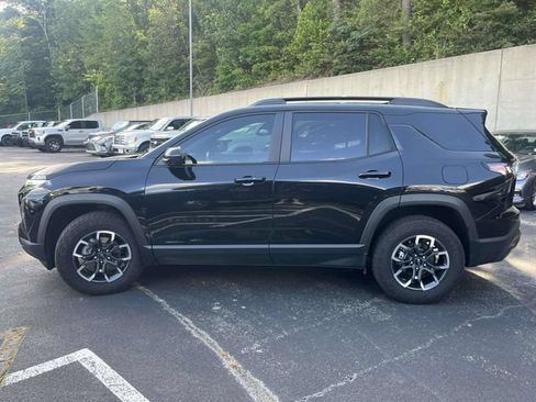 Used 2025 Chevrolet Equinox ACTIV w/ Safety and Technology Package FWD image 7