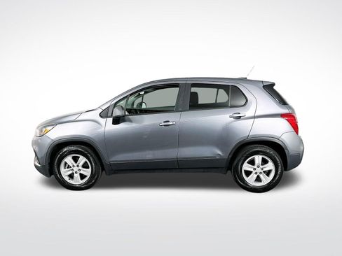 Used 2020 Chevrolet Trax LS w/ Tint and Cruise Package image 5