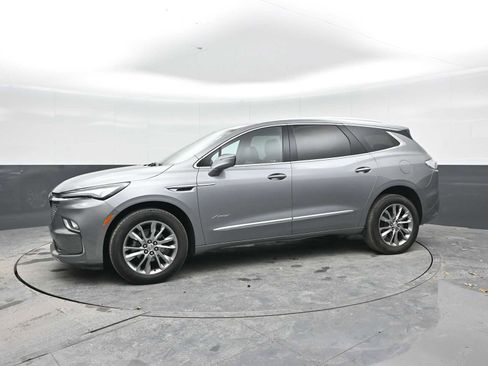 Used 2024 Buick Enclave Avenir image 4