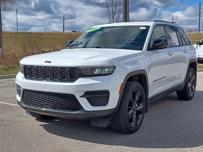 Used 2023 Jeep Grand Cherokee Altitude