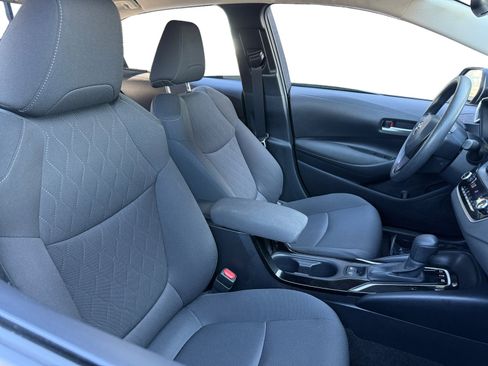 Used 2021 Toyota Corolla LE image 15