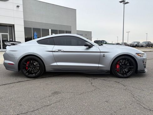 Used 2021 Ford Mustang Shelby GT500 image 2