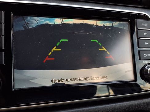 Used 2021 Nissan Versa S image 18