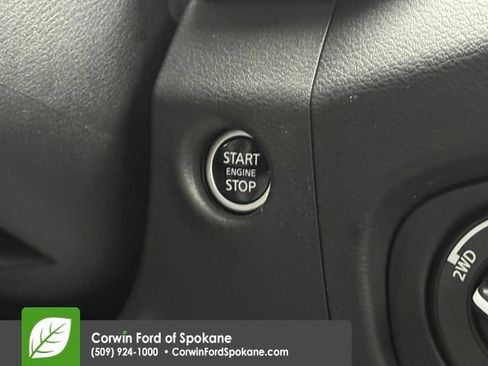 Used 2022 Nissan Frontier PRO-4X w/ Pro-4X Premium Package AWD/4WD image 33