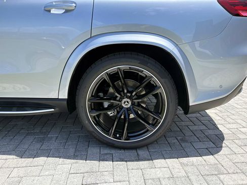 New 2026 Mercedes-Benz GLS 580 4MATIC image 11
