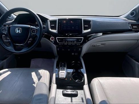 Used 2016 Honda Pilot Touring image 14