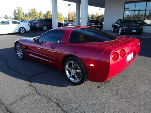 Used 2002 Chevrolet Corvette 2dr Cpe w/ Preferred Equipment Group2 image 3