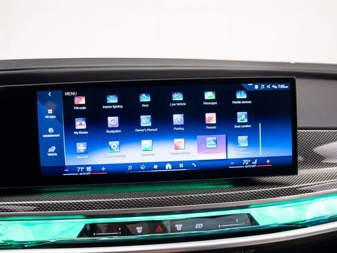Used 2023 BMW i7 xDrive60 AWD/4WD image 25