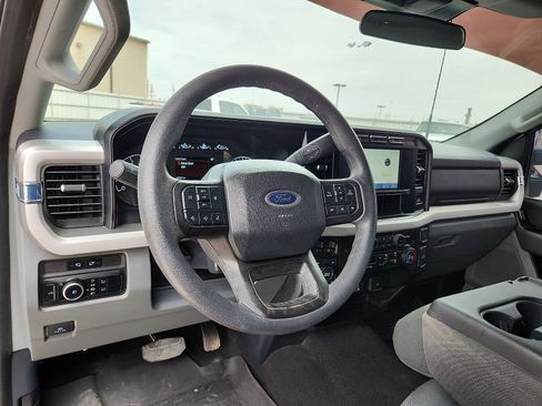 Used 2024 Ford F250 XLT w/ FX4 Off-Road Package AWD/4WD image 12