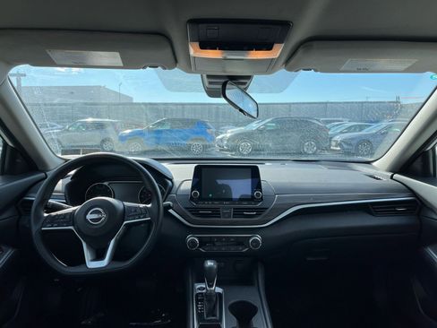 Used 2025 Nissan Altima 2.5 SV image 33