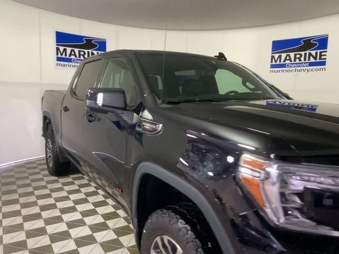 Used 2021 GMC Sierra 1500 AT4 w/ AT4 Premium Package AWD/4WD image 4