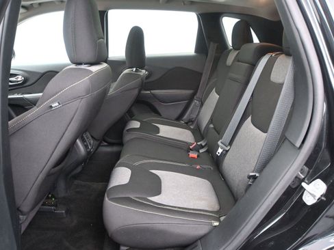 Used 2014 Jeep Cherokee Altitude w/ Comfort/Convenience Group image 9