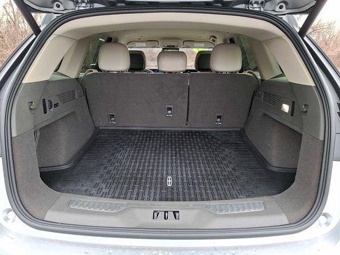 Used 2024 Lincoln Nautilus Premier image 30