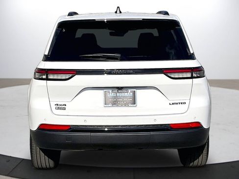 Certified 2025 Jeep Grand Cherokee Limited w/ Black Appearance Package image 8