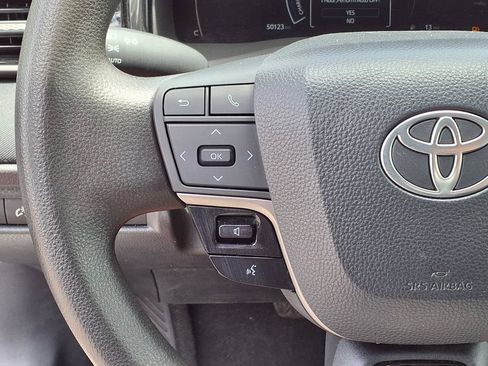Used 2025 Toyota Camry LE FWD image 28