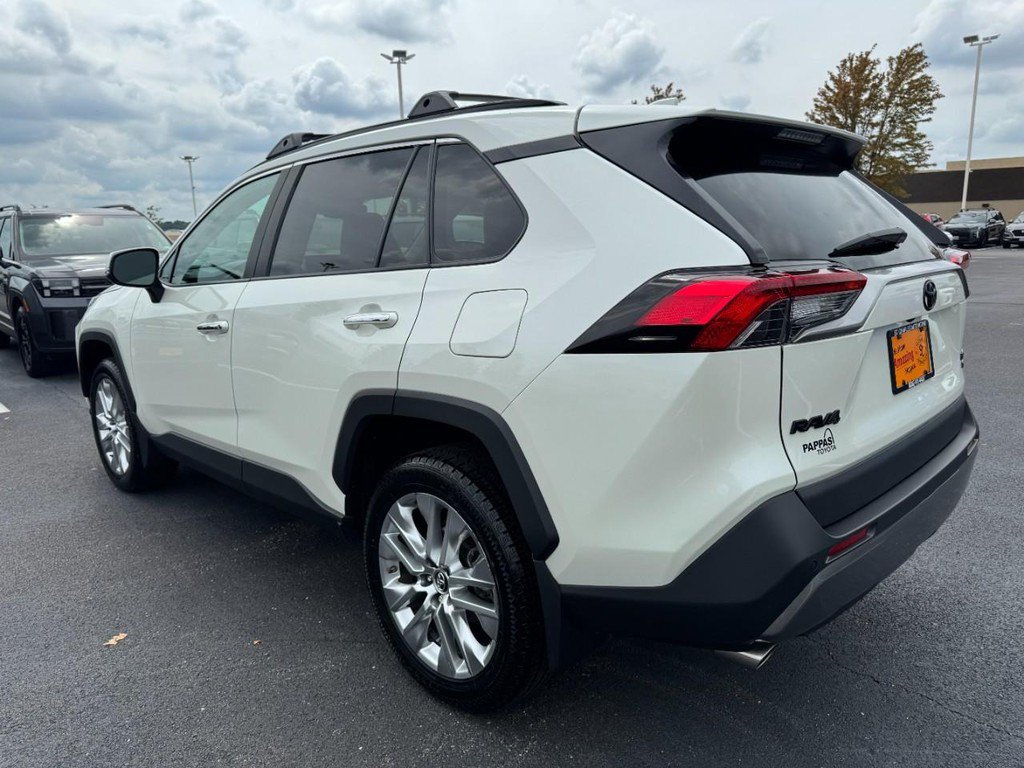 Used 2019 Toyota RAV4 Limited w/ Cold Weather Package AWD/4WD image 5