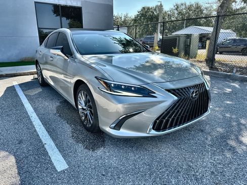 Used 2024 Lexus ES 350 Ultra Luxury w/ Accessory Package (Z2) FWD image 11