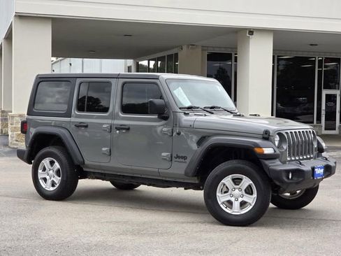 Used 2022 Jeep Wrangler Unlimited Sport AWD/4WD image 2